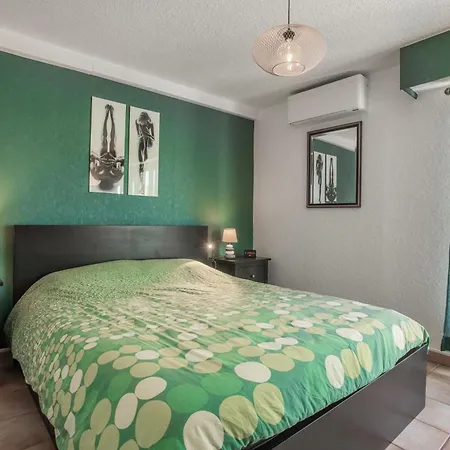 La Faviere Proche De La アパート