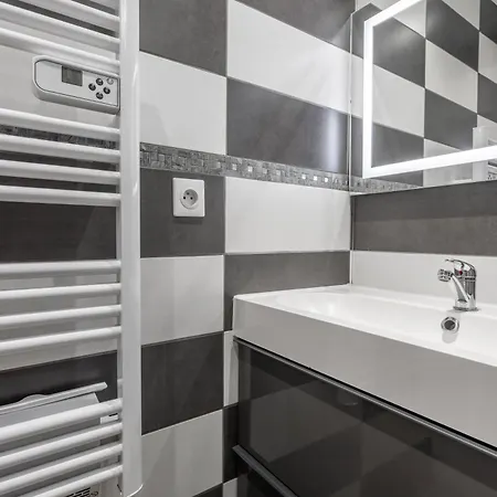La Faviere Proche De La Apartment