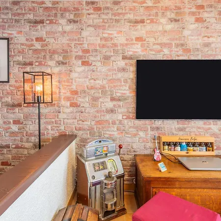 La Faviere Proche De La アパート