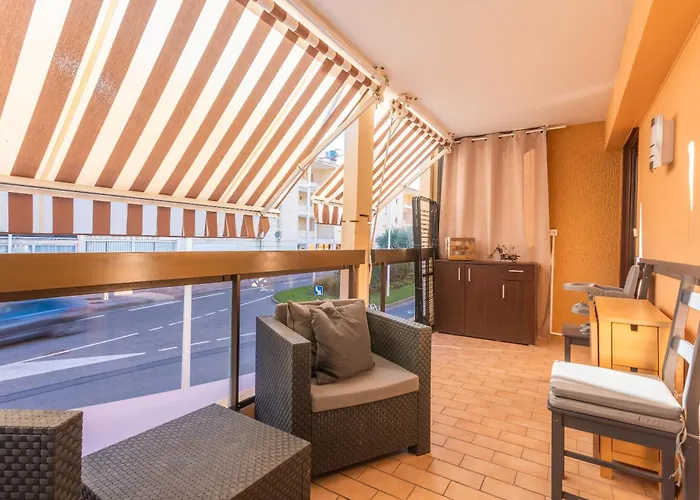 アパート La Faviere Proche De La ボルム・レ・ミモザ